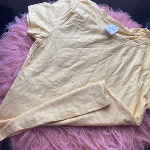 Destined Yellow Crop Top Tee size small